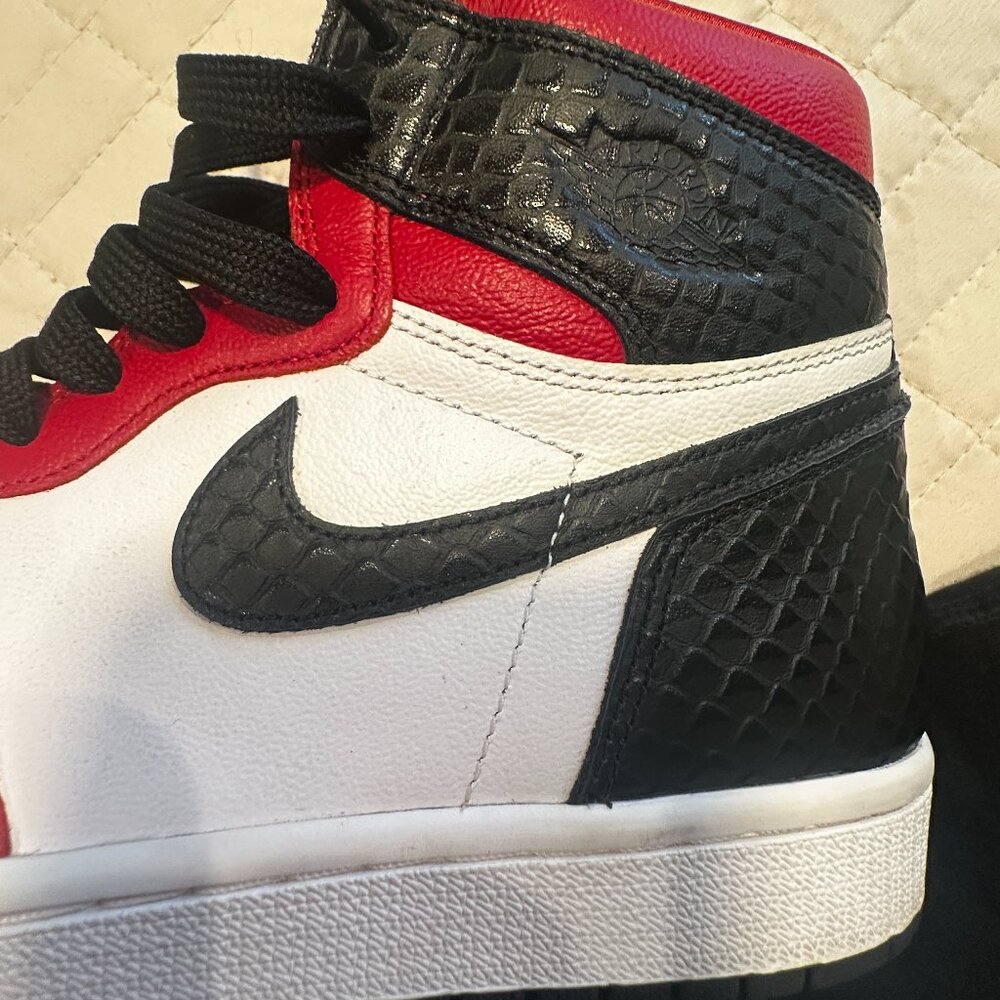AIR JORDAN 1 RETRO HIGH 'SATIN SNAKE' AUTHENTIC